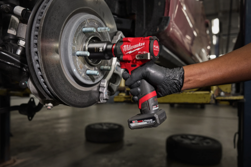 Milwaukee M12 Stubby Impact Wrench